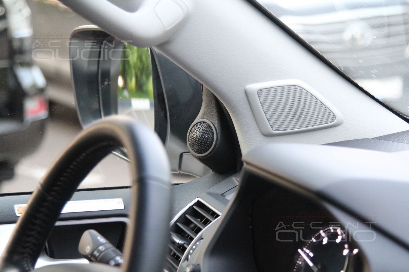 Установка трехполосной акустики в Toyota Prado 150: твитеры Eton и подиумы для них