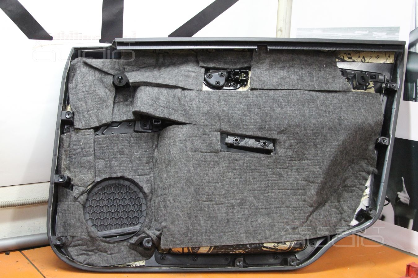 Установка акустики Audison VOCE AV K6 в Volvo XC 70