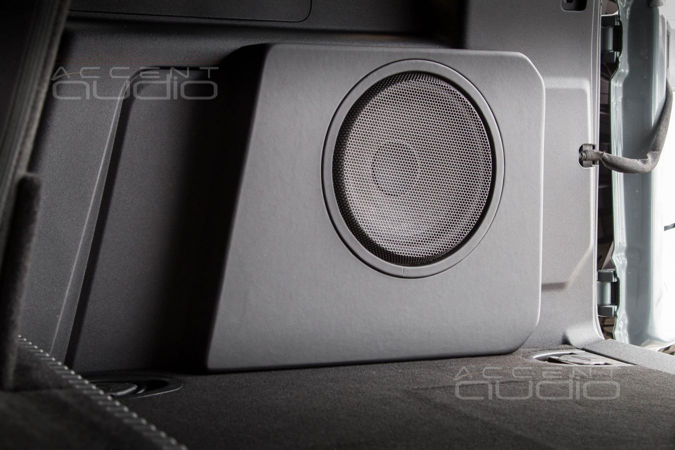 Настоящий, музыкальный, громкий и плотный сабвуфер для Ford Bronco Raptor