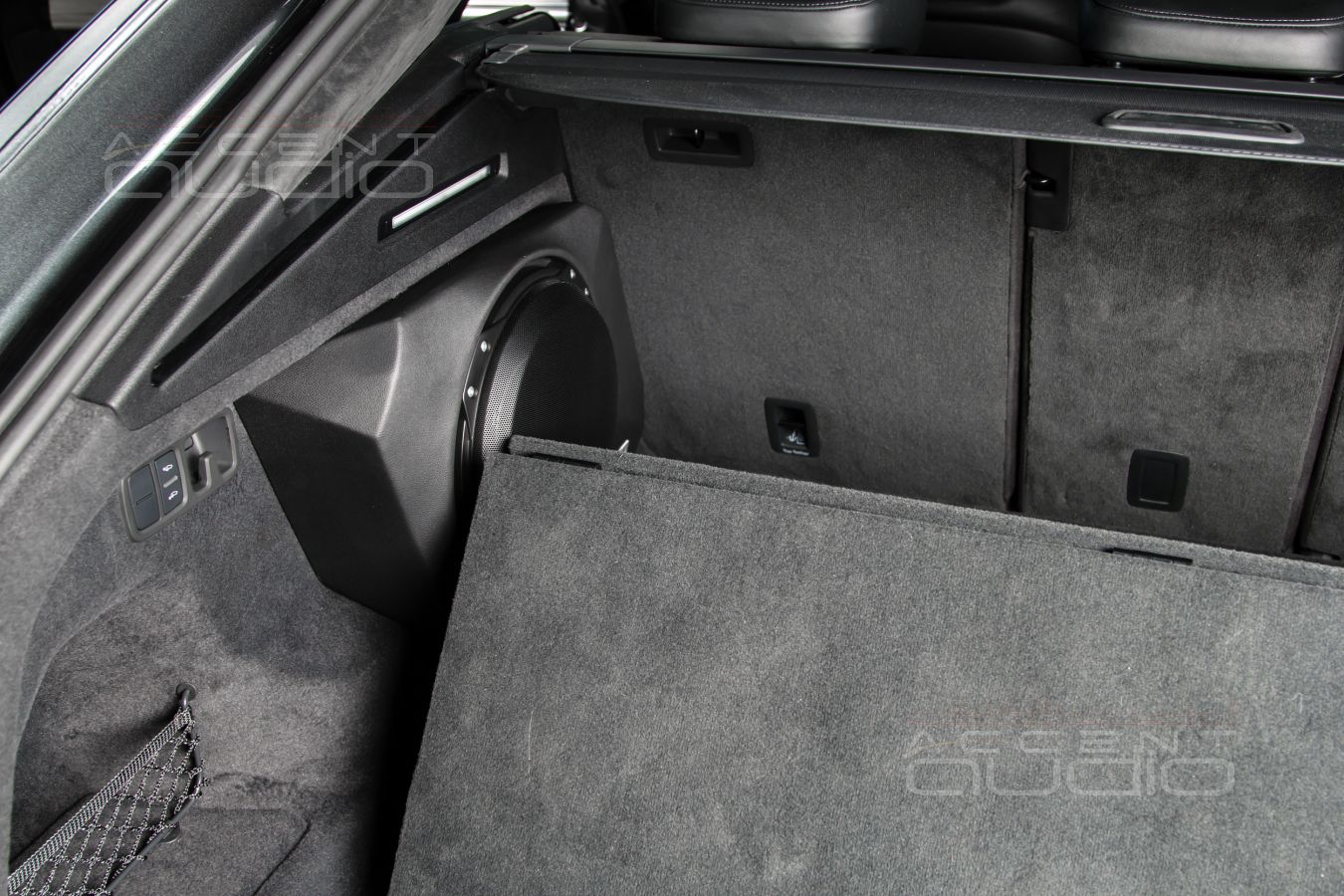 Новое решение: настоящий сабвуфер-стелс для Audi Q8