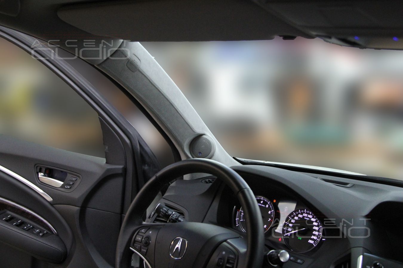 Установка CDT Audio ES-02al в Acura MDX: подиумы на стойках лобового стекла