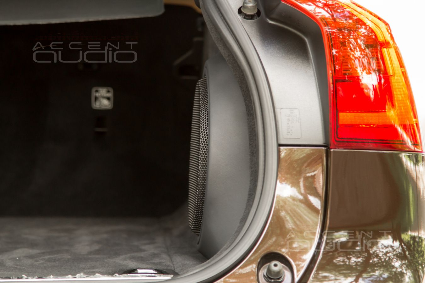 Новый, оригинальный, деревянный, стильный, компактный сабвуфер для Volvo V90 Cross Country