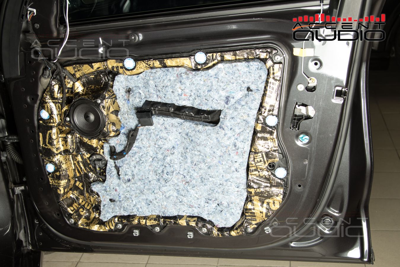 Среднечастотное звено в BMW X7 на динамиках Helix i7 – правильный штатный монтаж