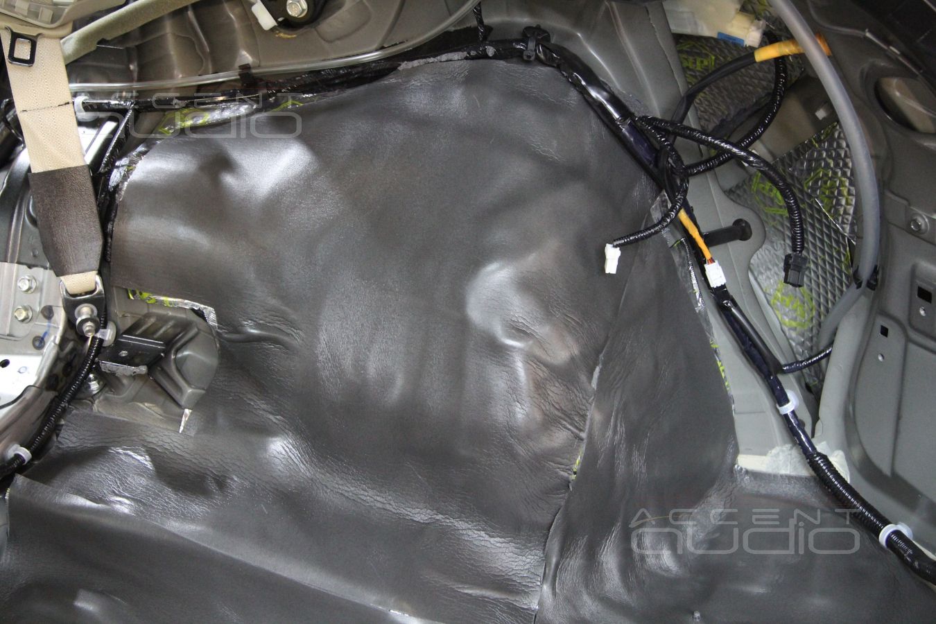 Шумоизоляция Infiniti FX35: теплоизоляционный слой