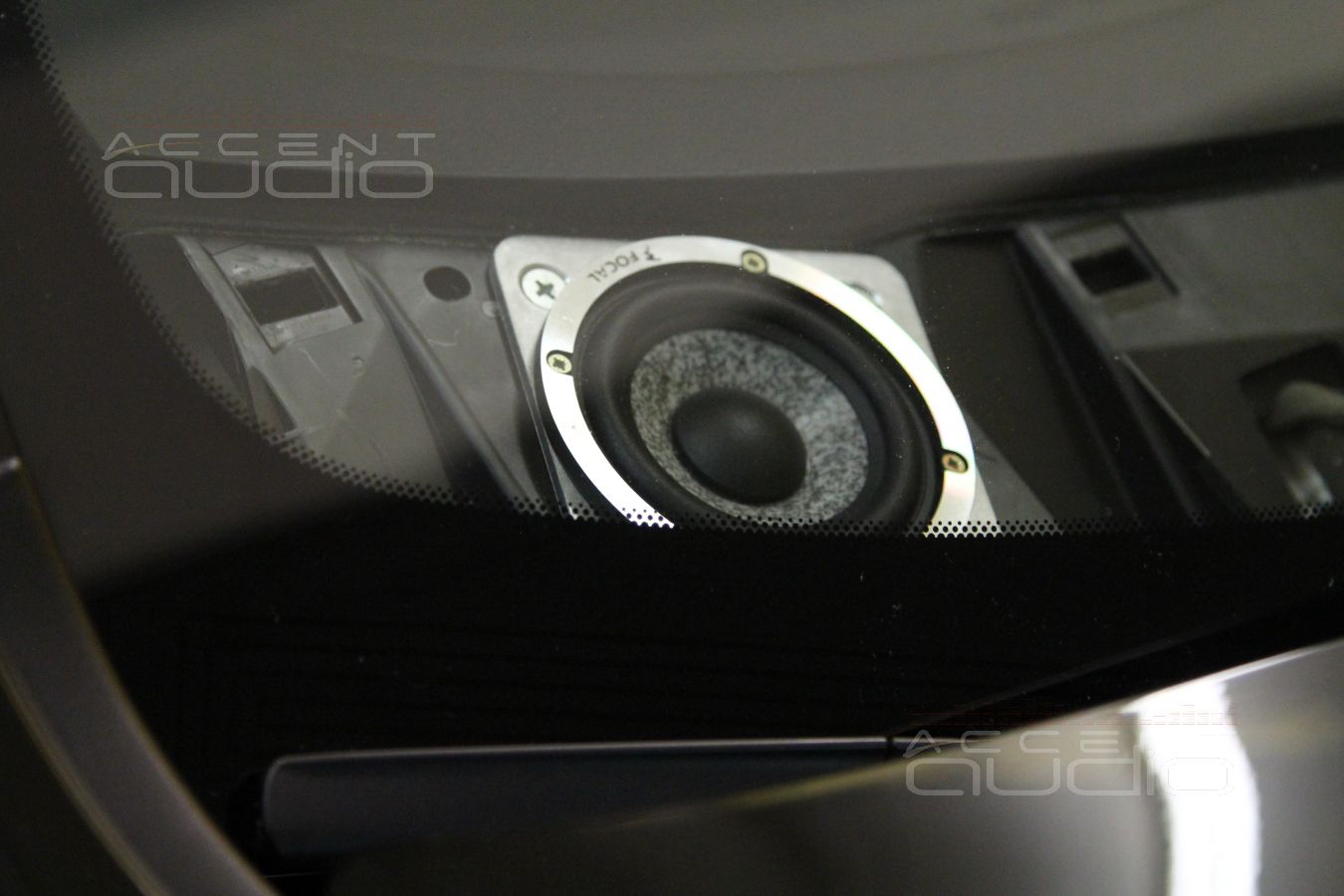 Установка среднечастотных динамиков Focal Utopia Be Midrange 3W2 в Infiniti Q50