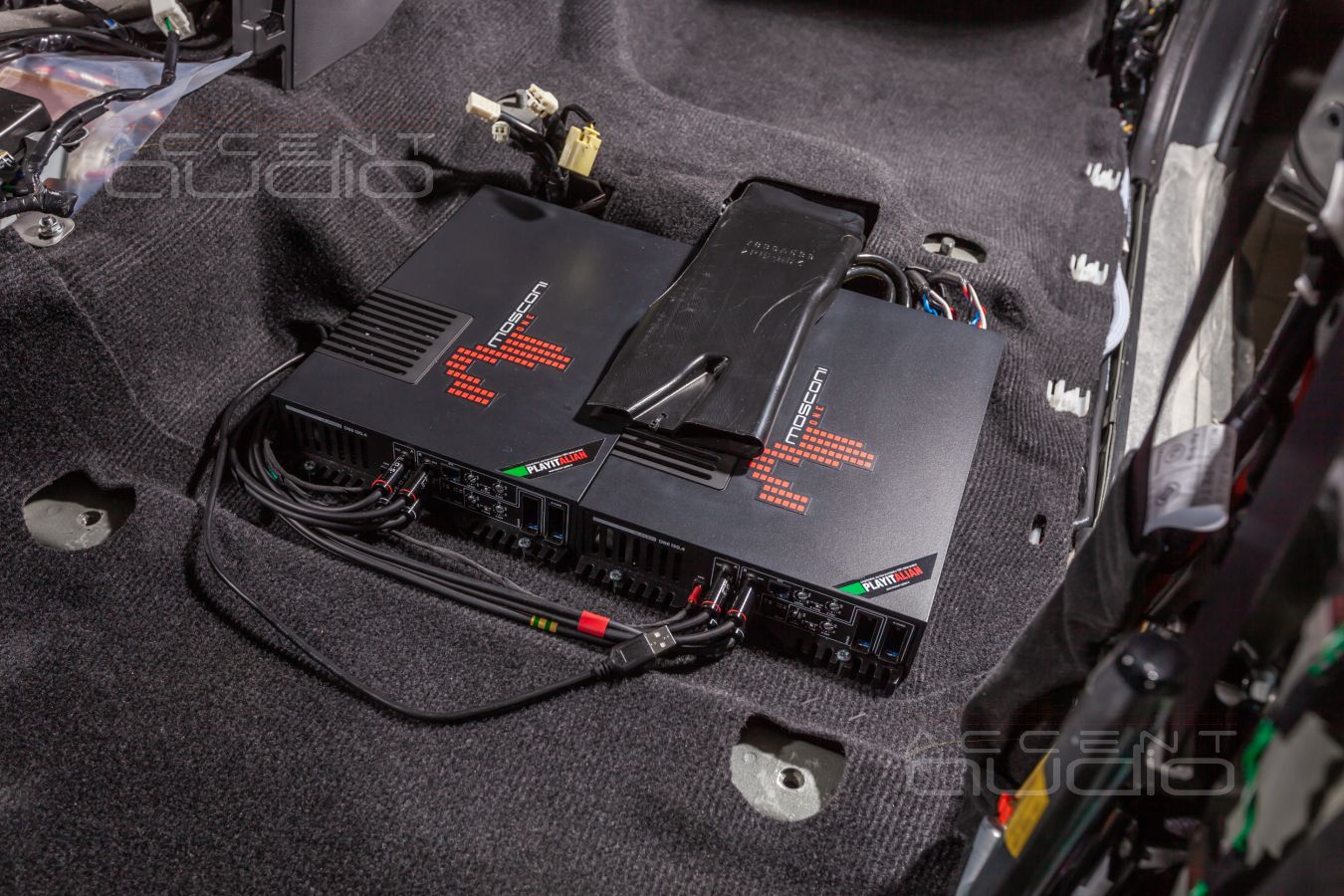 Установка усилителей Mosconi в Mitsubishi Pajero Sport