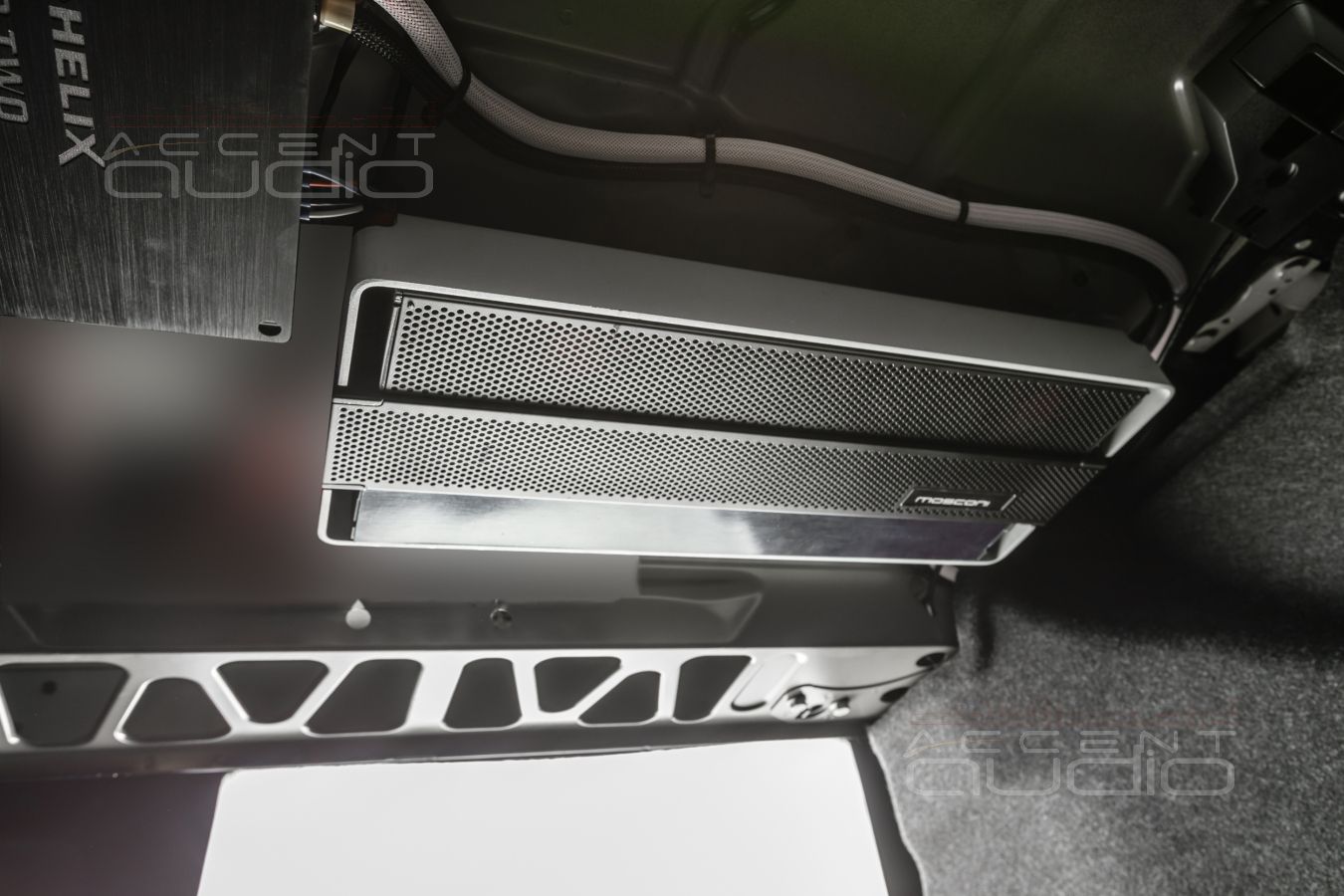 Простая установка усилителей Mosconi и Helix в BMW 5 серии