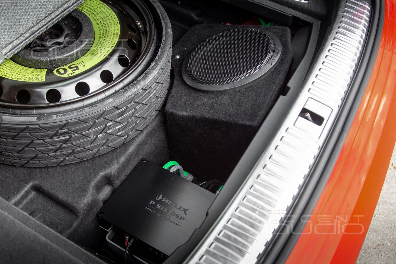 Усилители и сабвуфер – всё в одном подполье: интеграция компонентов в Audi E-Tron