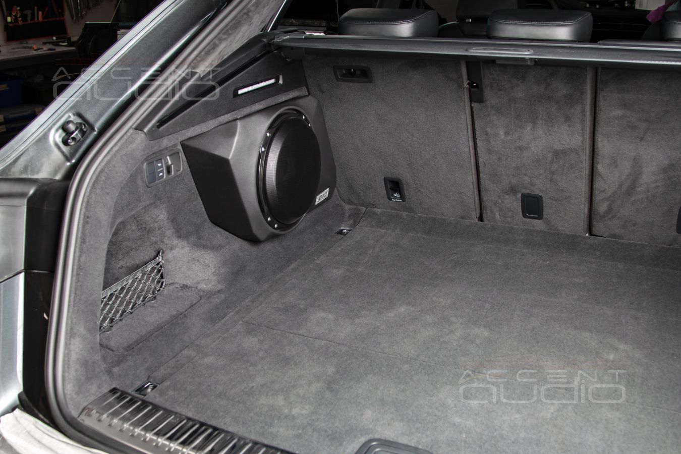 Новое решение: настоящий сабвуфер-стелс для Audi Q8