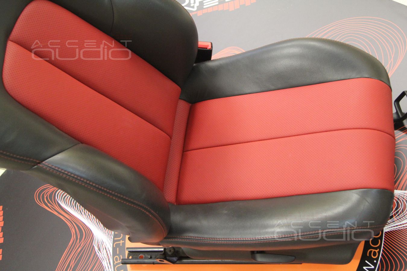 Mercedes-Benz ремонтируем, перешиваем, красим сидения и детали интерьера