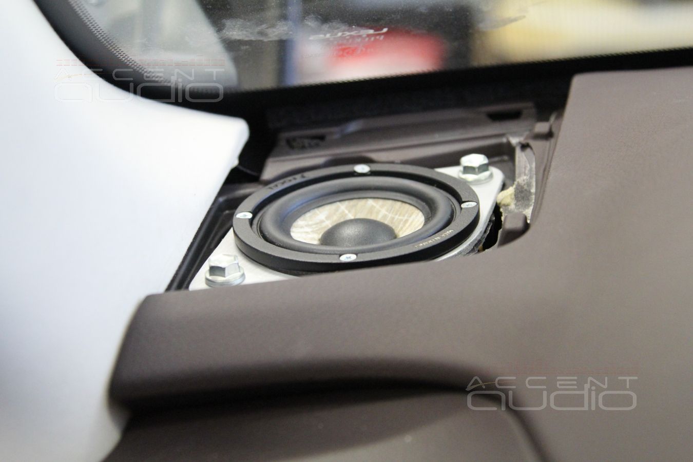 Среднечастотники: Установка фронтальной акустики Focal Performance PS165F3 в Lexus RX350 