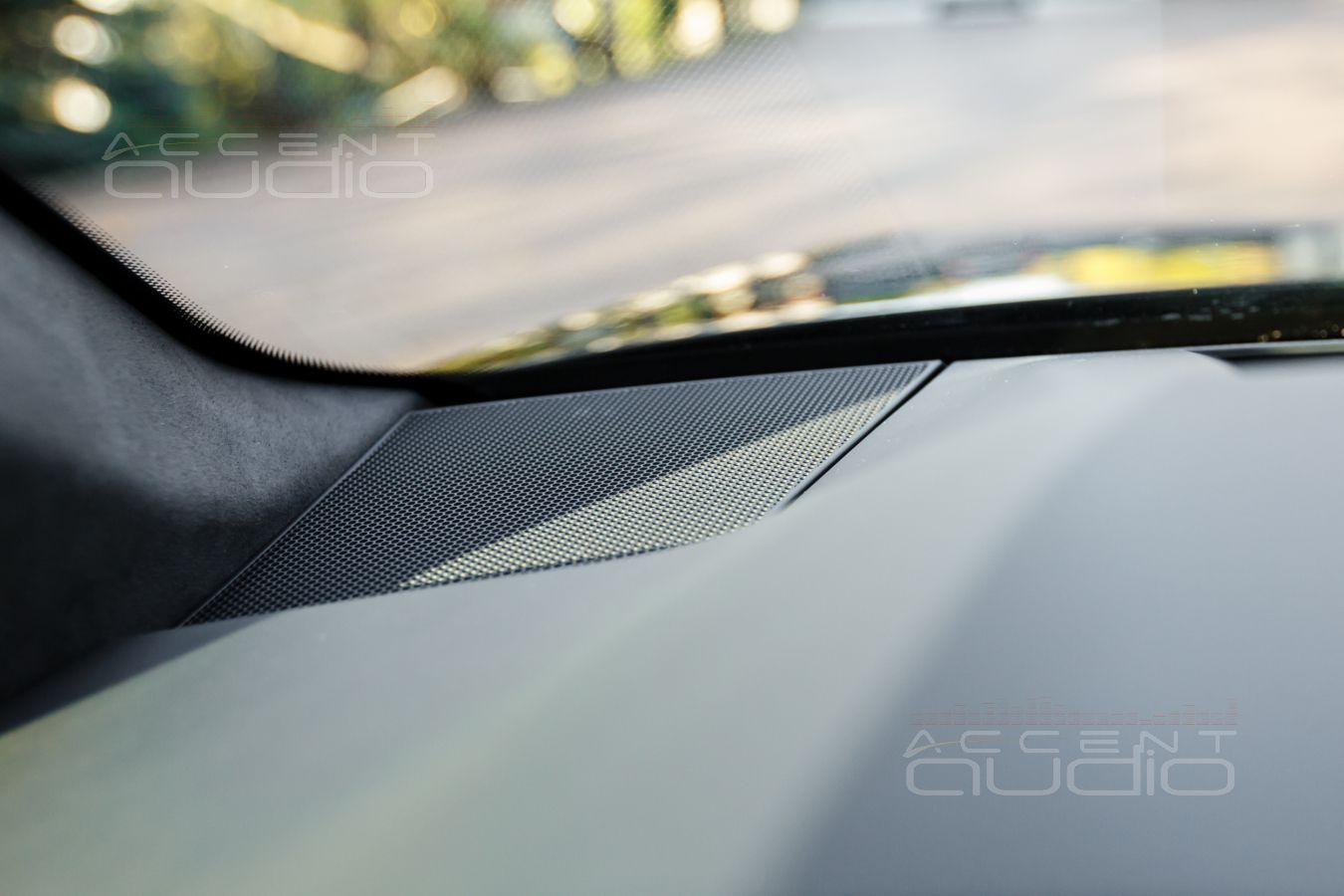 Среднечастотные излучатели Brax ML3 вместо сомнительных выезжалок – штатно для RS 6