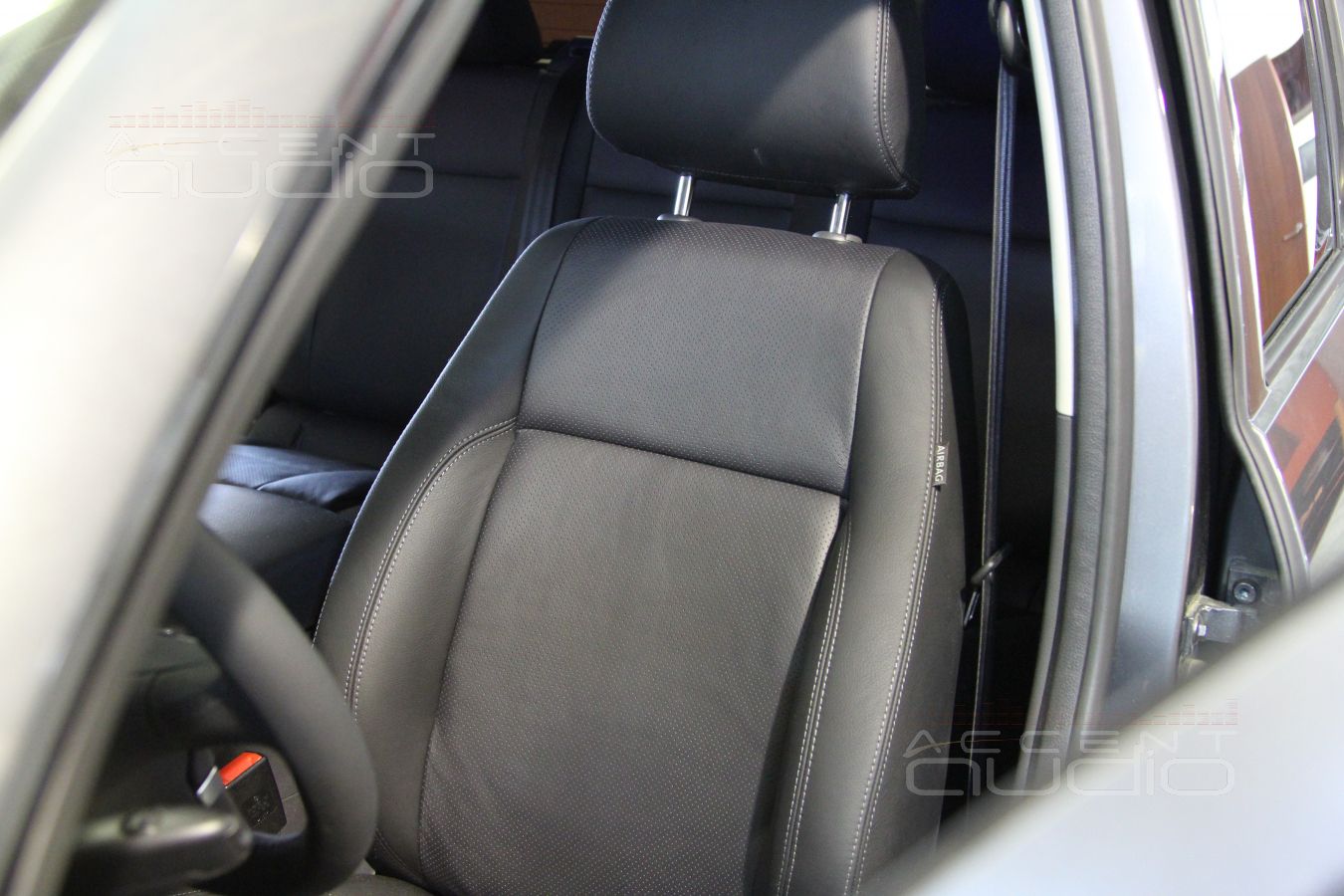 Volkswagen Amarok - доводим до ума: мультимедиа, пошив салона