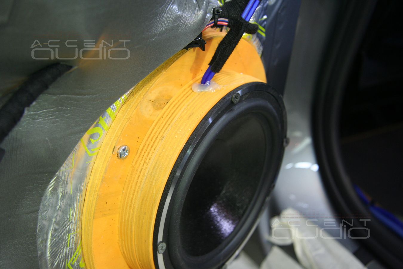 Установка акустики и шумоизоляция в Audi A4