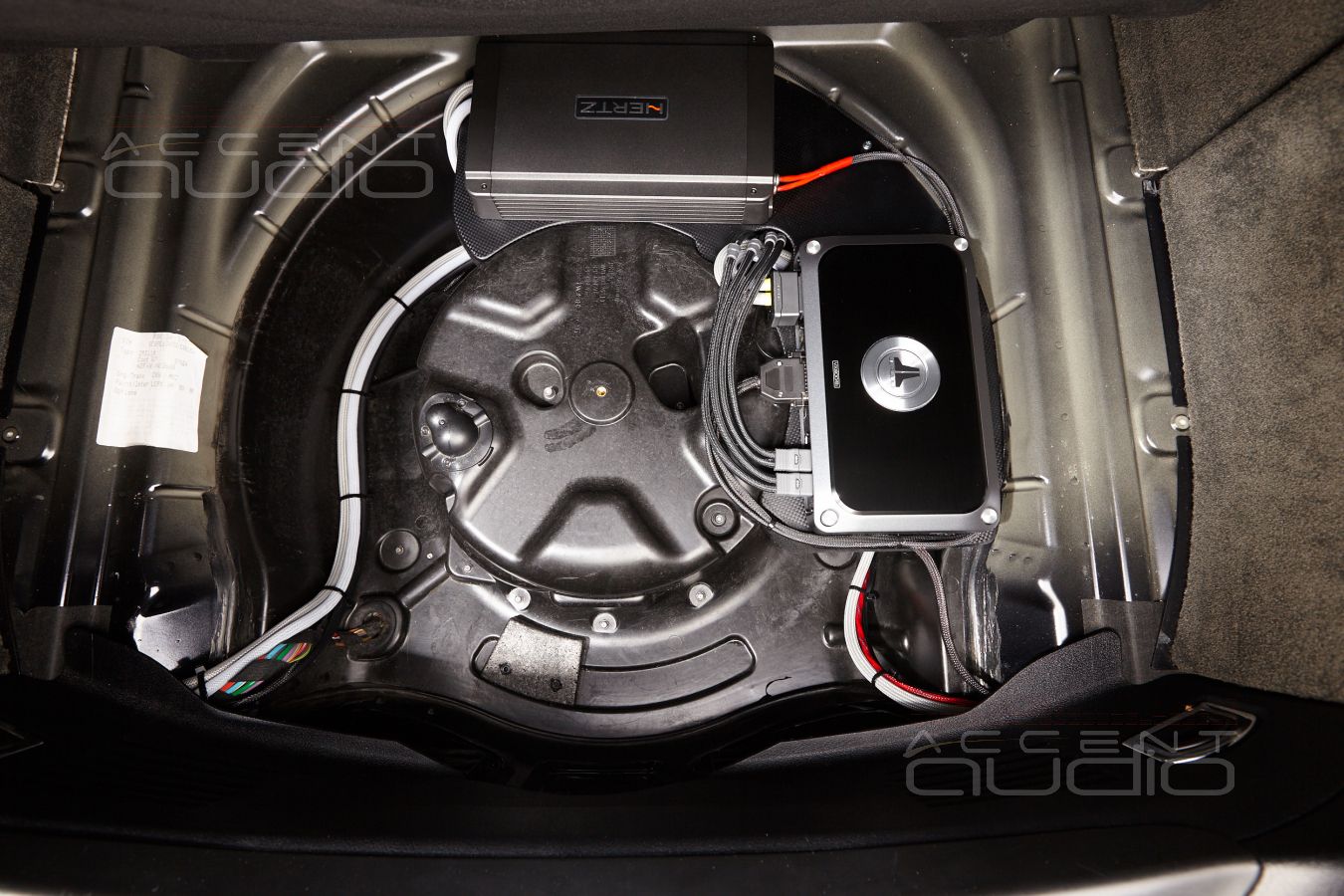 Установка усилителей в Bentley Continental GT