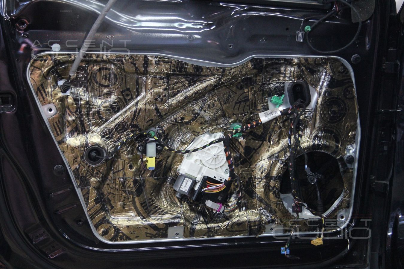 Touareg Update: Black Edition - очередная работа на машине с черным салоном