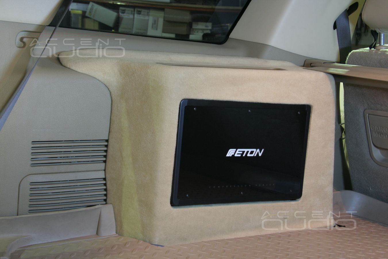 Установка усилителя и сабвуфера в старый Explorer