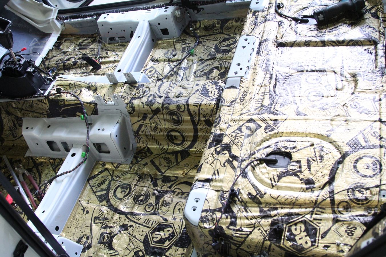 Шумоизоляция Volkswagen Tiguan 2017