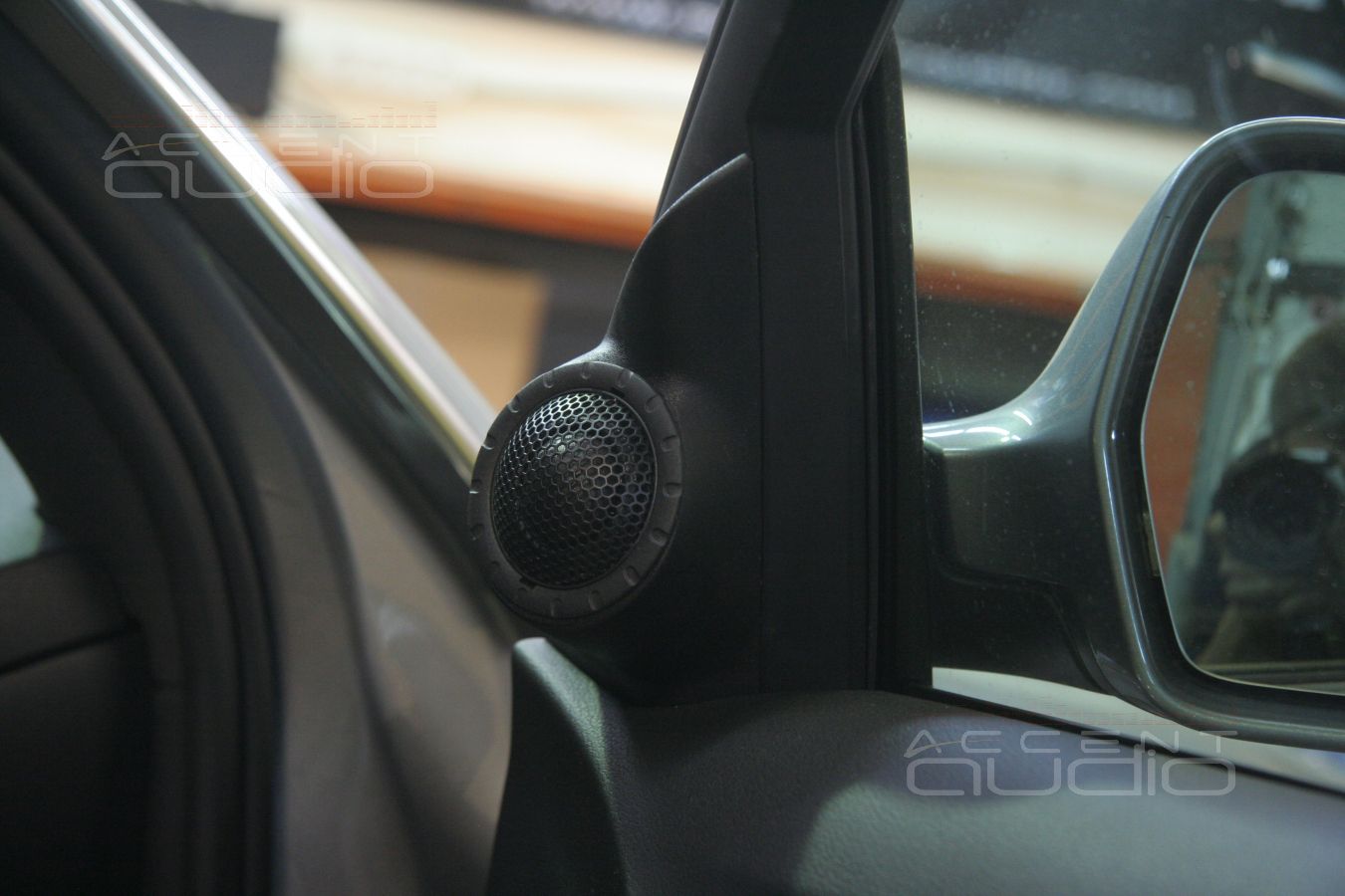 Установка акустики и шумоизоляция в Audi A4