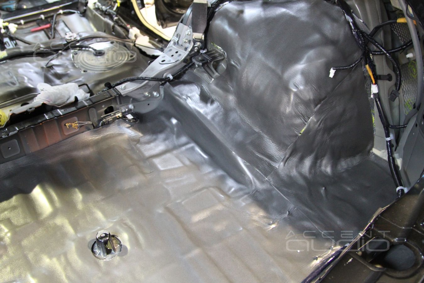 Шумоизоляция Infiniti FX35: теплоизоляционный слой