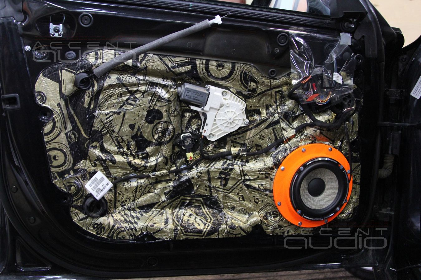 Установка трехкомпонентной акустики в Audi A7