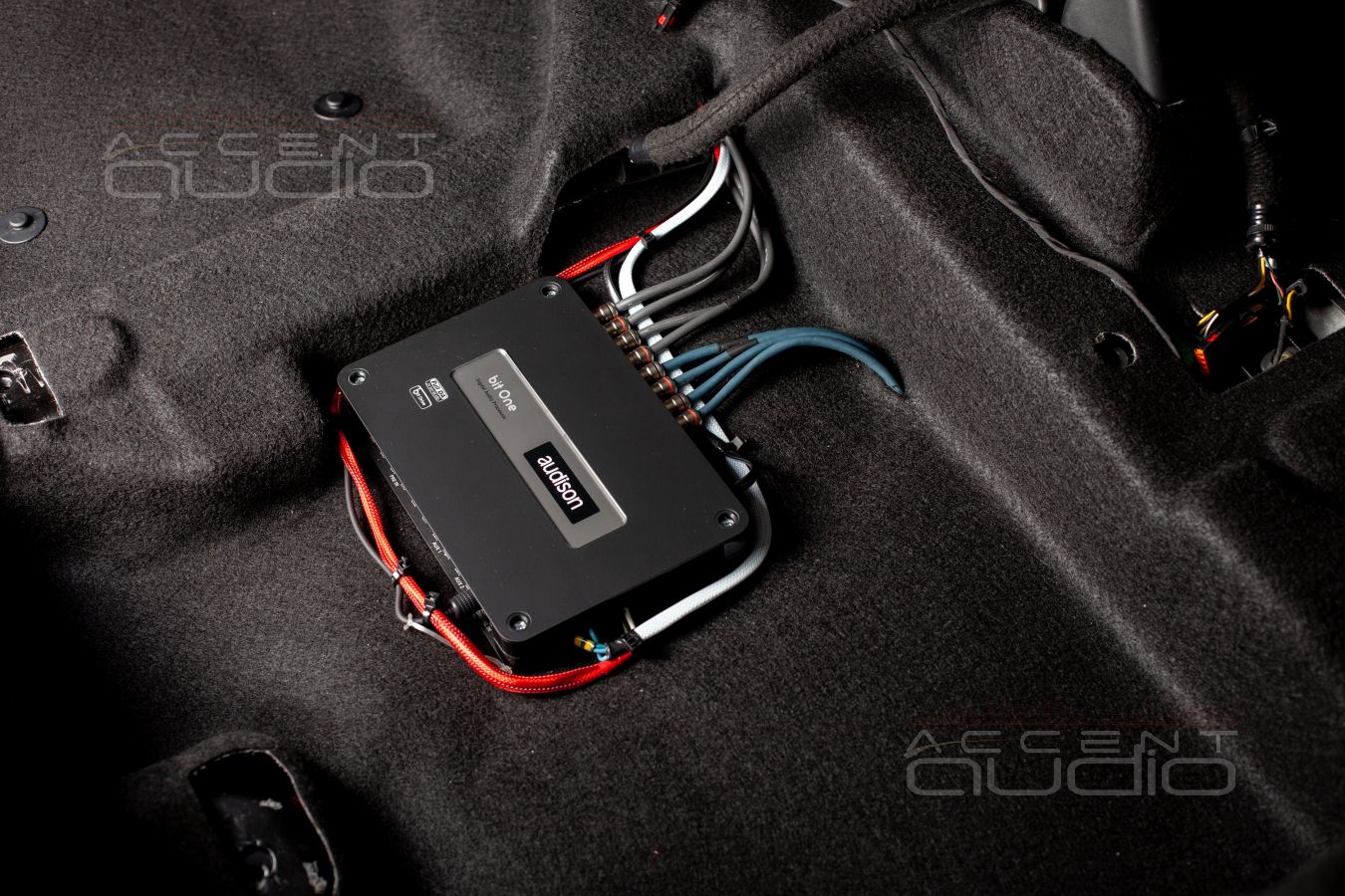 Установка аудиопроцессора Audison Bit One в Renault Duster