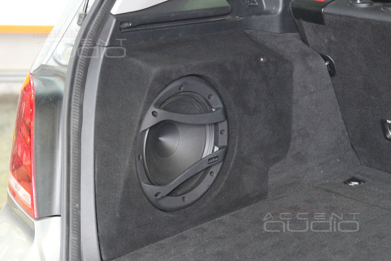 Сабвуфер CDTAudio QES 1020 в Mercedes GLK