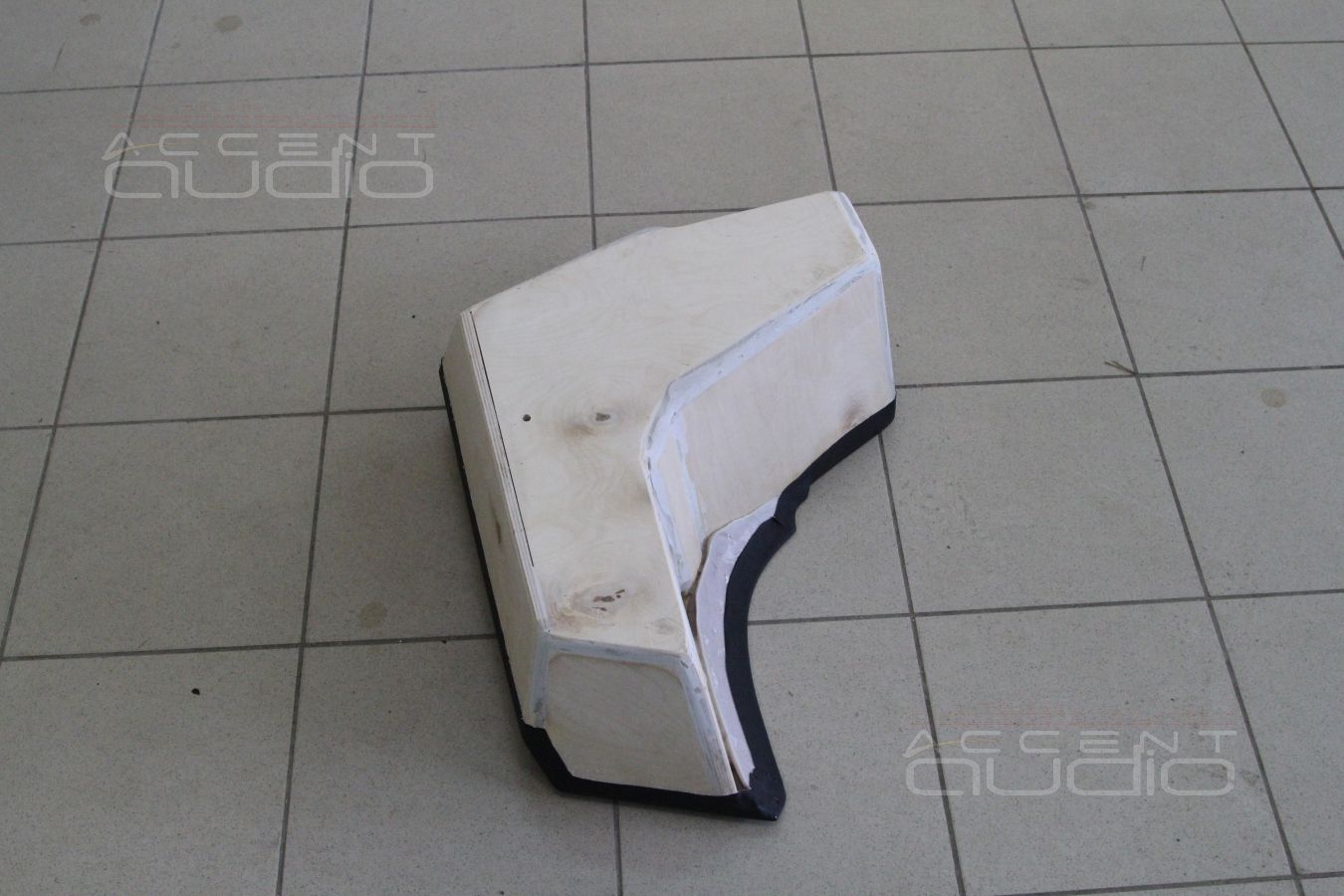 Сабвуфер стелс в новый Volkswagen Tiguan 2017