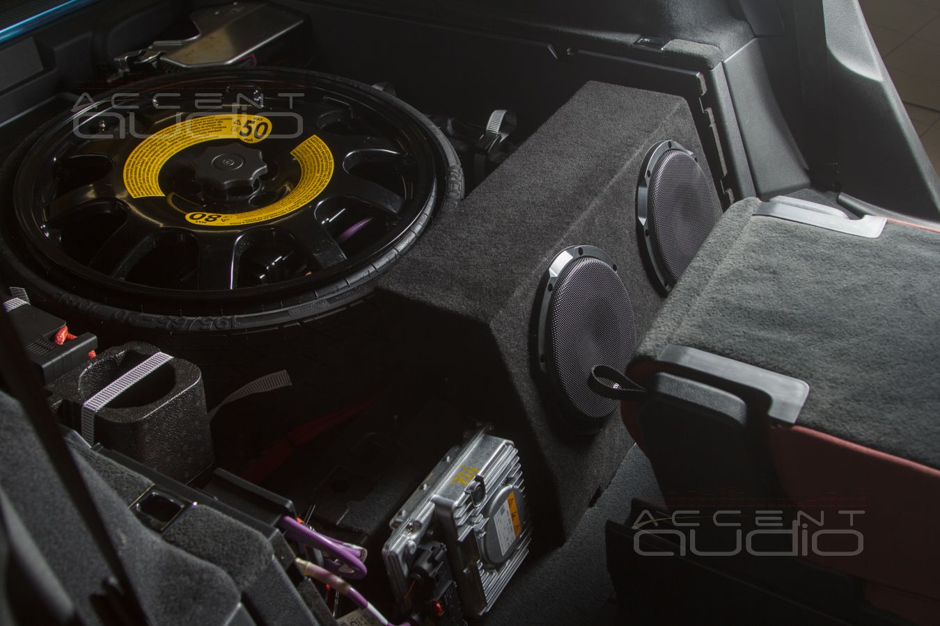 Сдвоенный, полностью скрытый, оригинальный сабвуфер-стелс для Audi SQ7