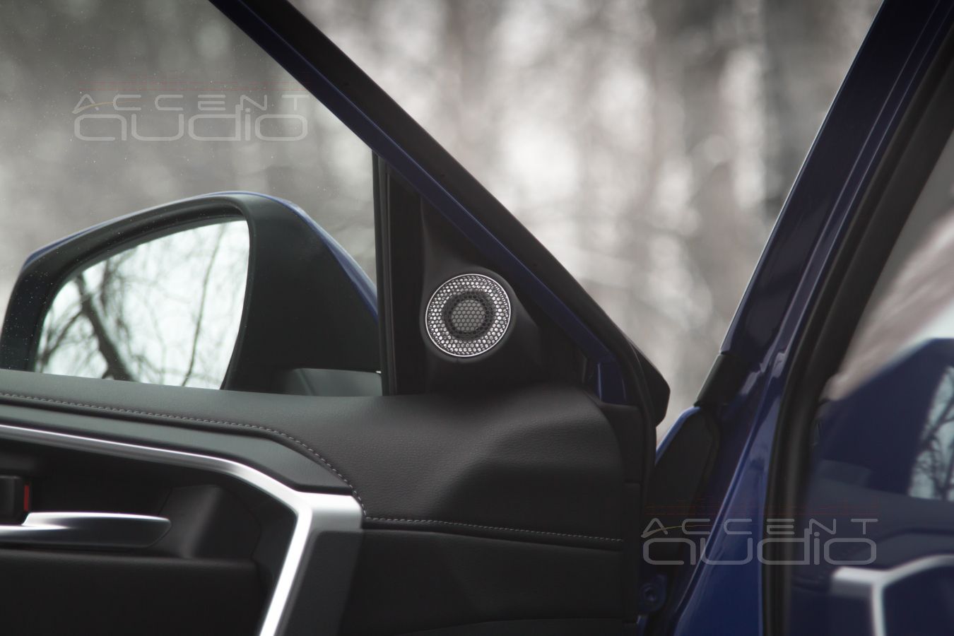 Подиумы под твитеры Brax в Rav4 – необходимое дополнение интерьера