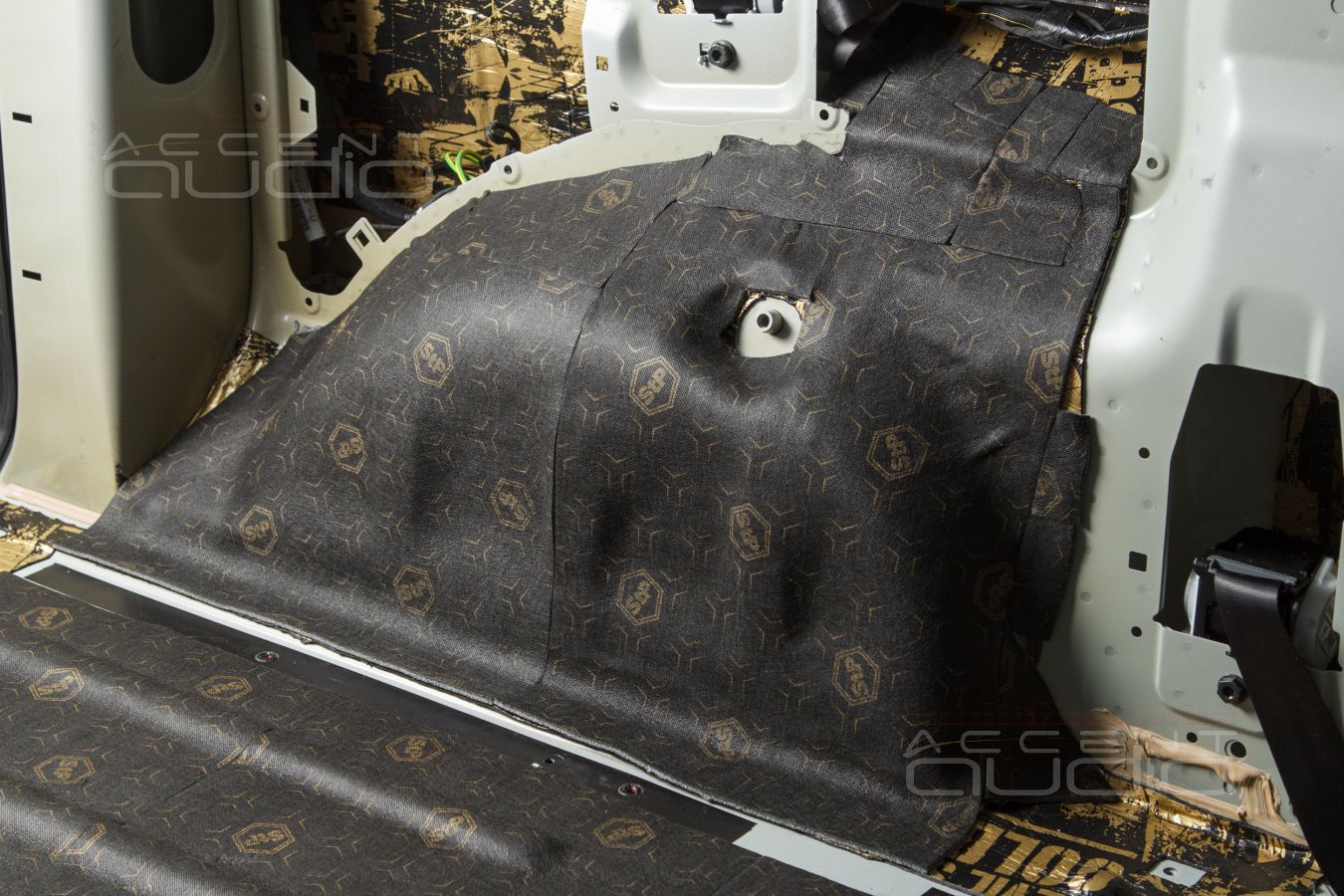 Полная шумоизоляция Opel Zafira Life лучшими материалами STP