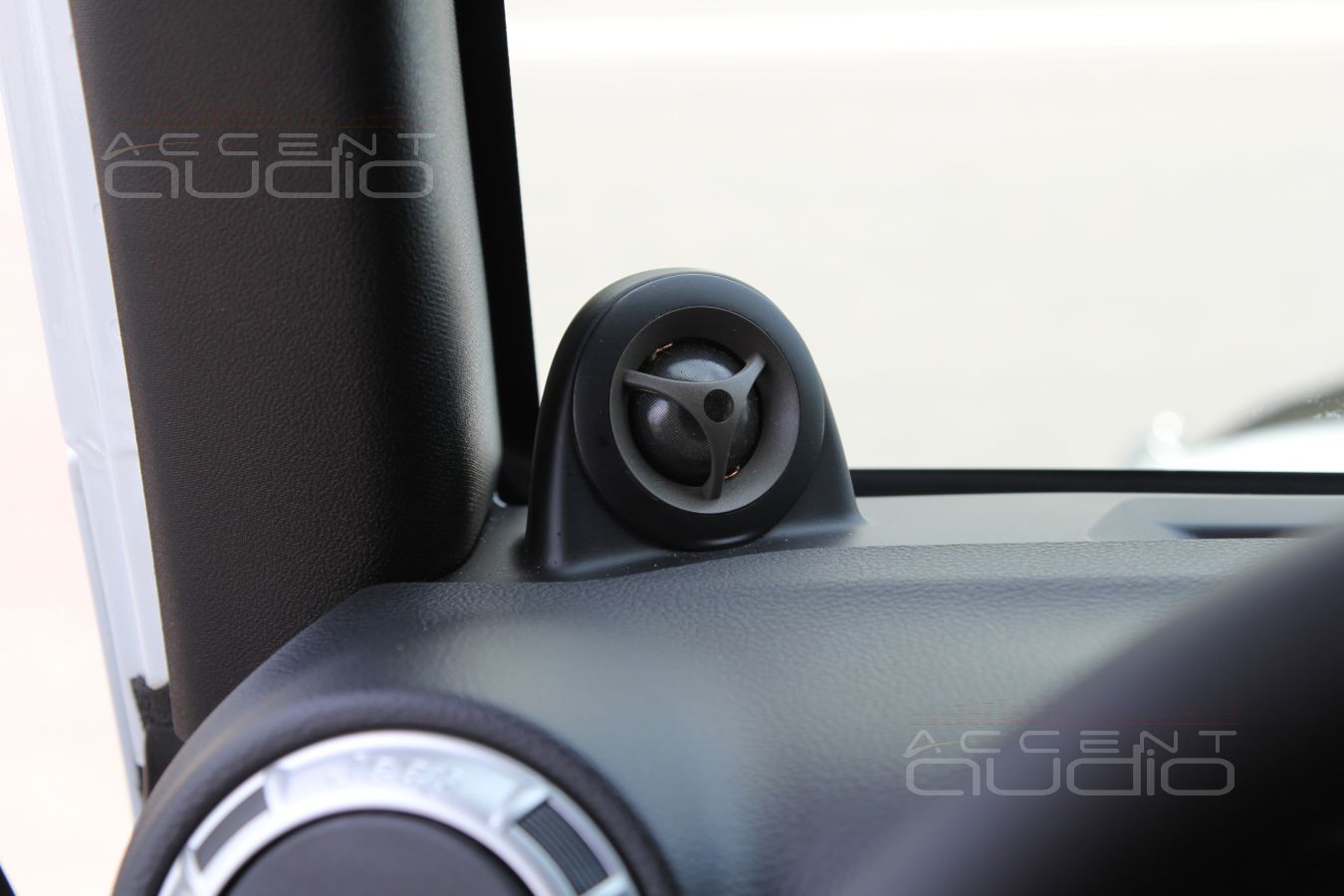 Мультимедиа Alpine X8 и новая аудиосистема на компонентах Morel