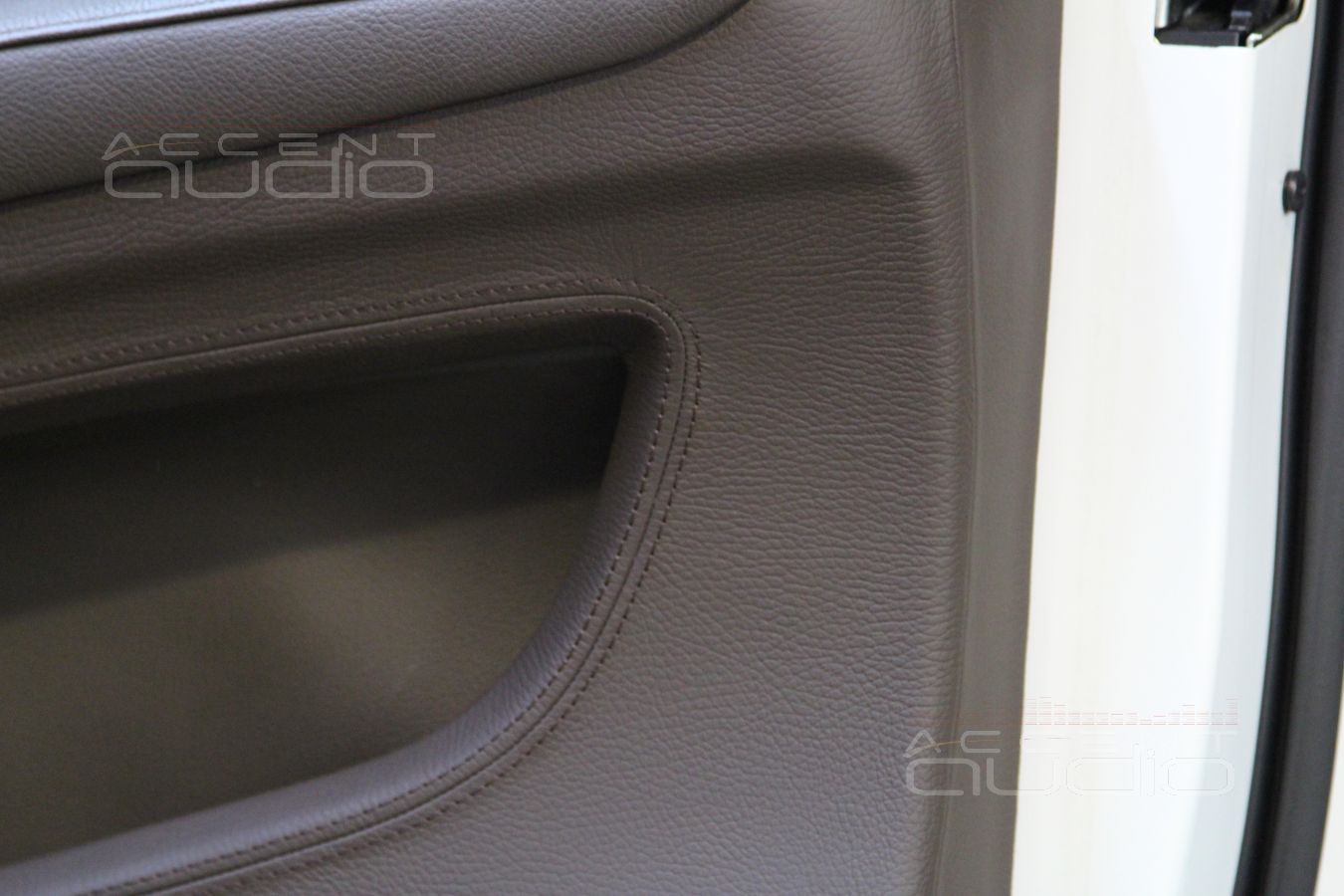 Установка мидбасов Morel в двери BMW X5