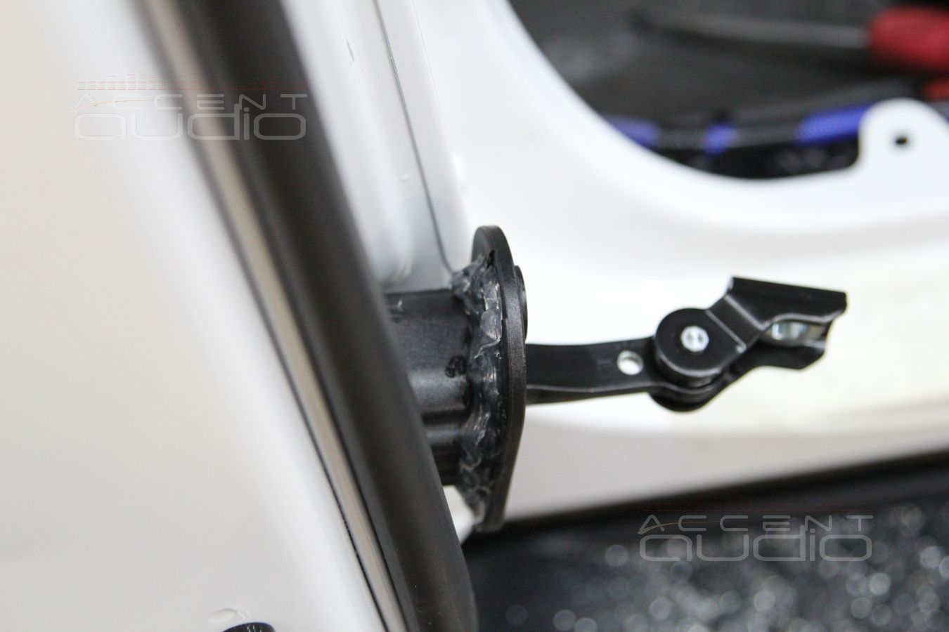 Доводчики дверей на Jeep Wrangler