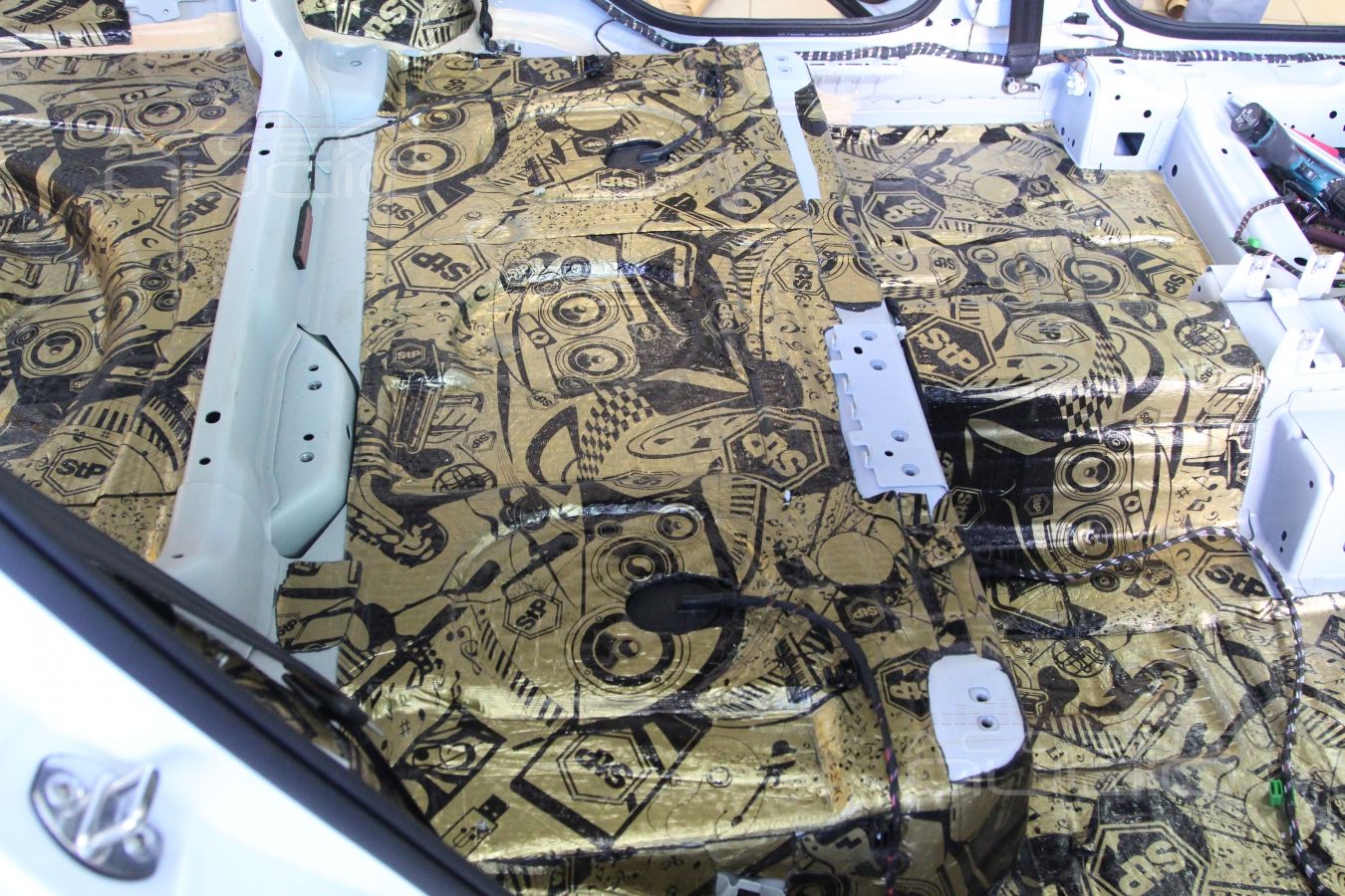 Шумоизоляция Volkswagen Tiguan 2017