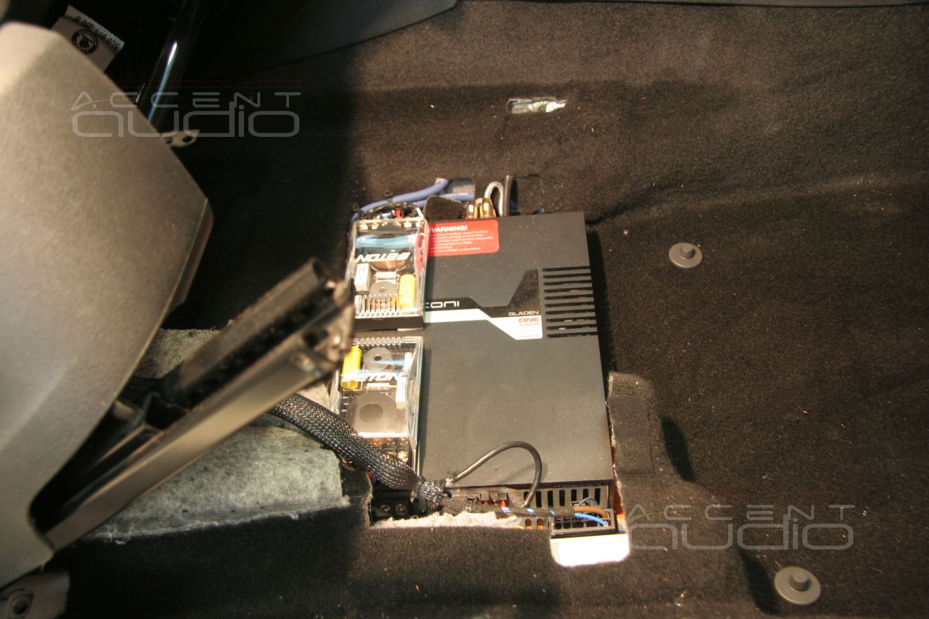 Установка усилителя в Skoda Yeti