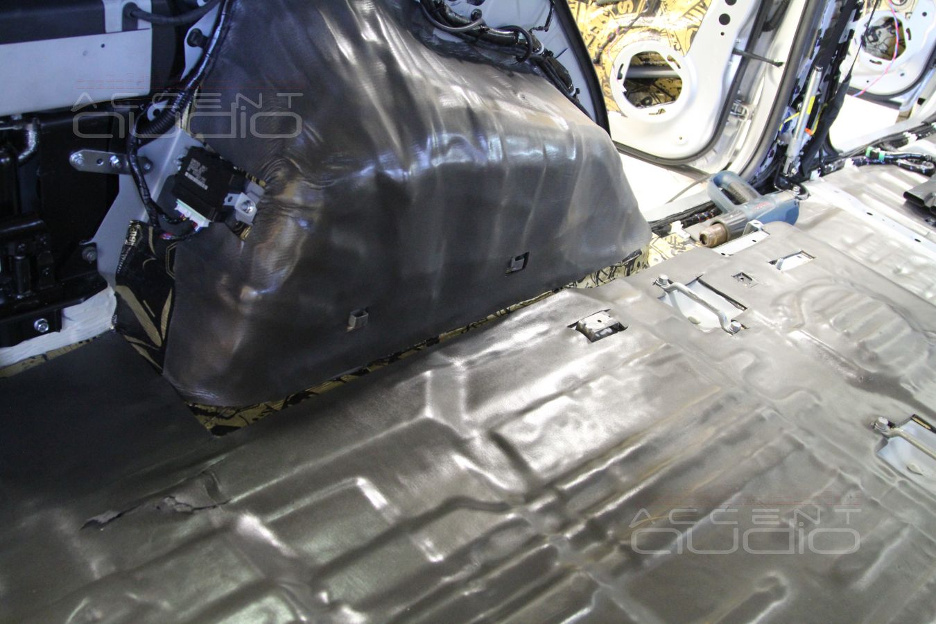 Шумоизоляция Mitsubishi Pajero