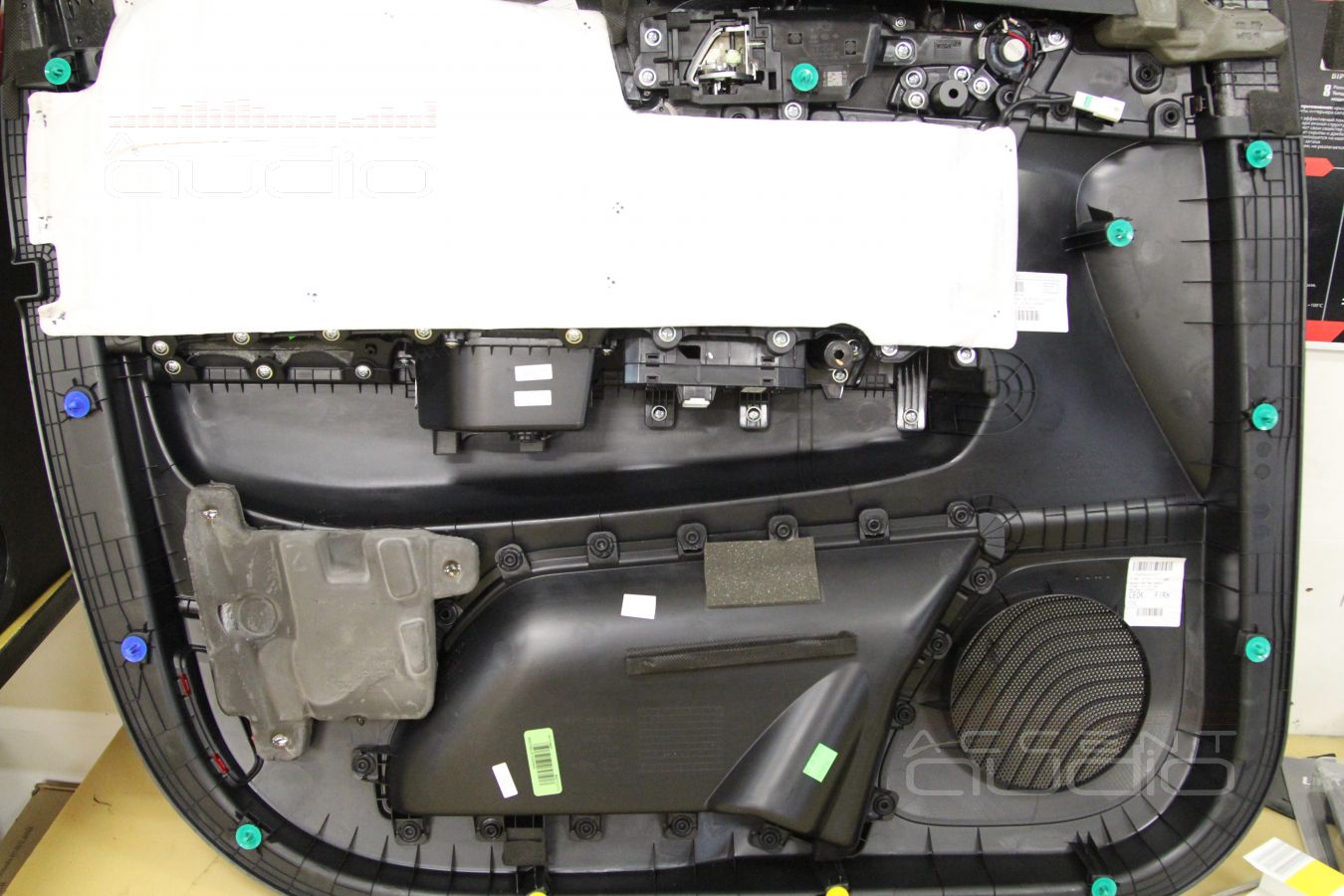 Шумоизоляция дверей и установка акустики