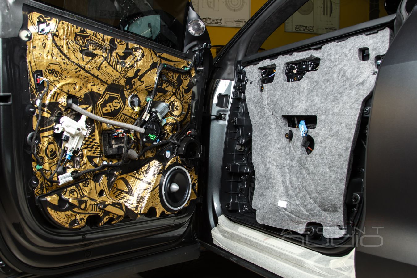 Аудиоподготовка дверей и установка мидбасов Dego Master 2000 в дверные ящики Audi Q8