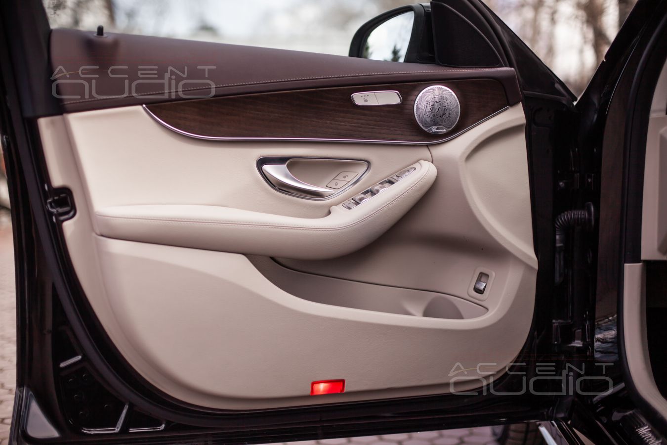 Теперь звук, теперь это действительно Mercedes-Benz !