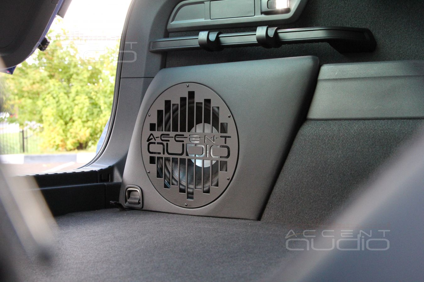 Сабвуфер-стелс: не столько для Kodiaq, сколько для Rainbow 10 Profi line