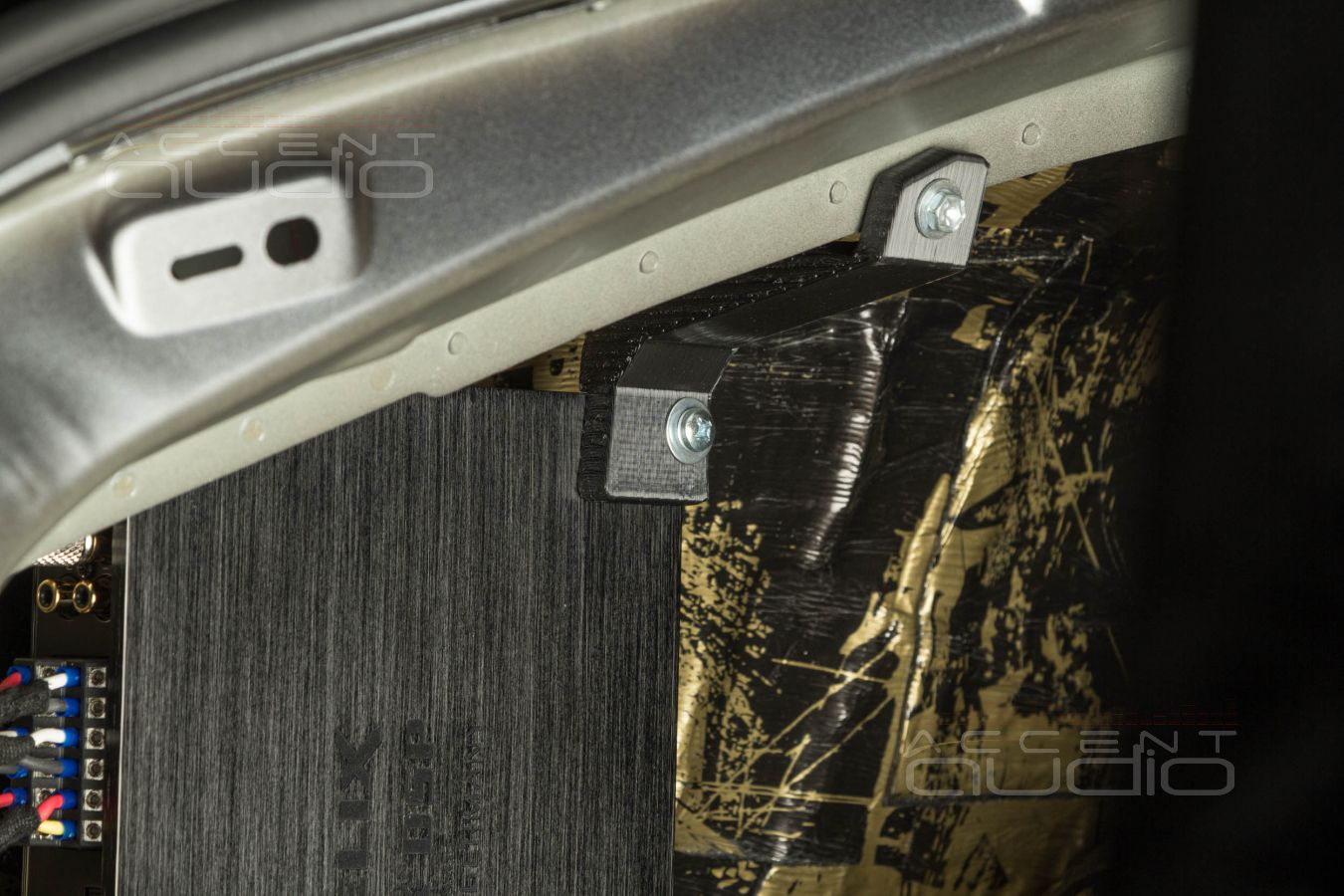 Технологии заводского монтажа: установка усилителей в Audi A7