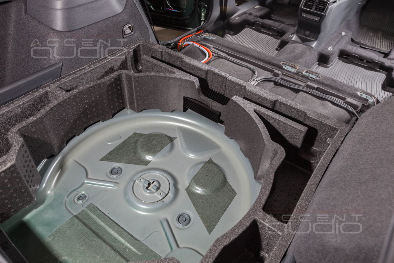 Установка усилителя и аудиопроцессора в Skoda KODIAQ