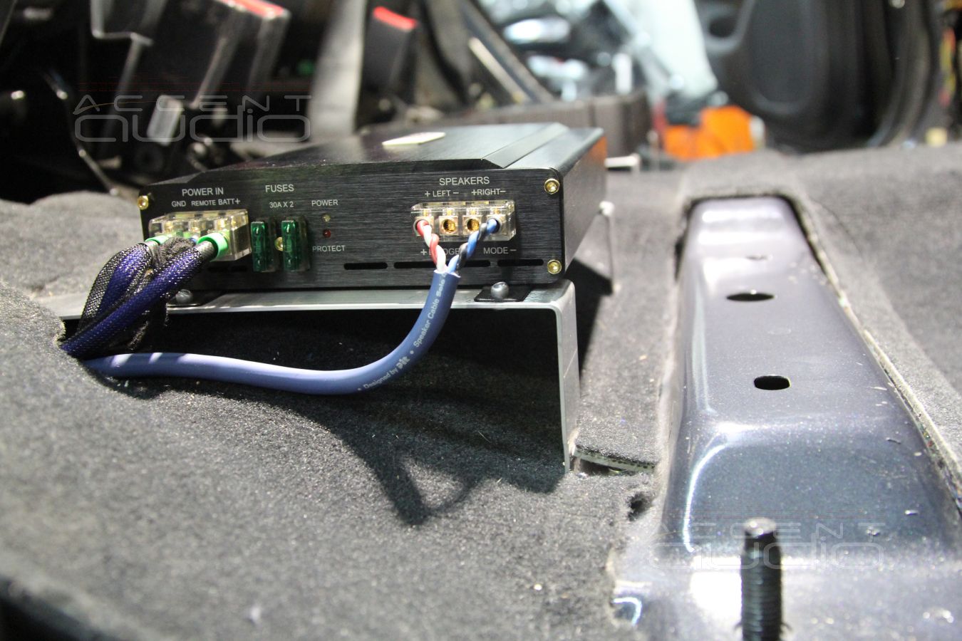 Установка усилителей Focal и E.O.S. в Jeep Grand Cherokee 2014