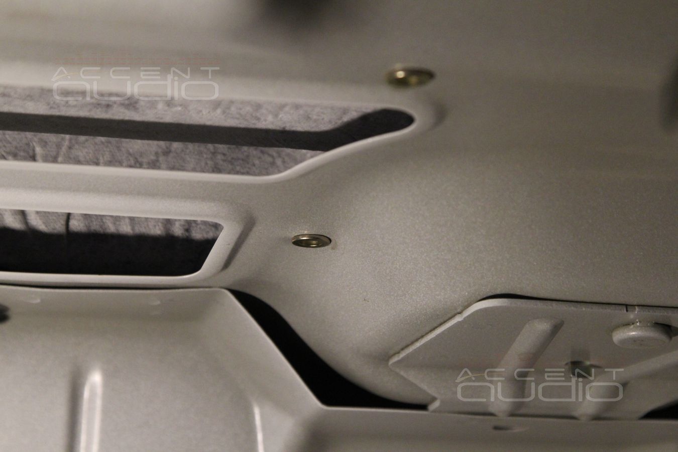 Технические моменты: штатная акустика, крепеж усилителя, Х-девайс