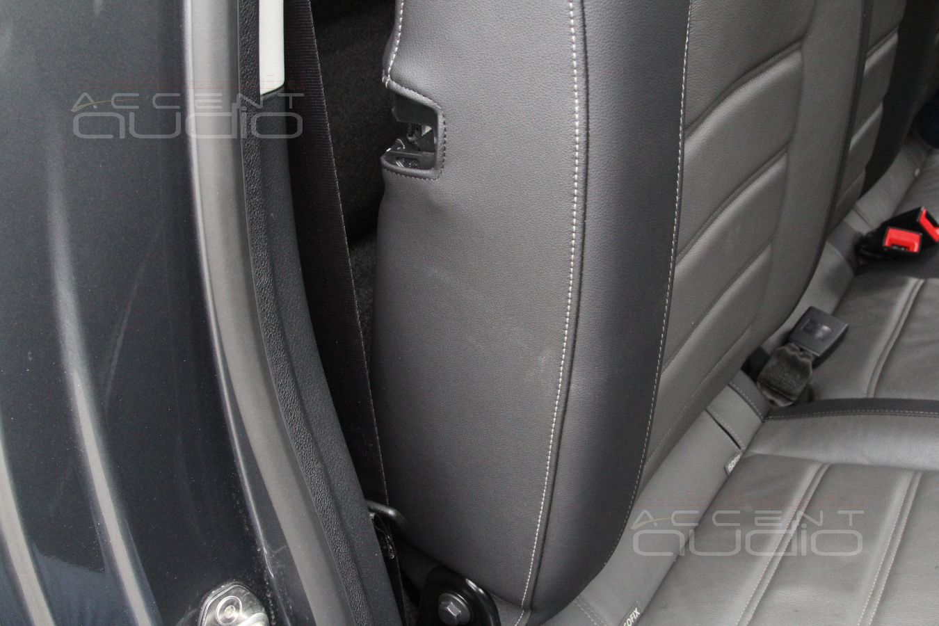 Сабвуфер-стелс для VW Amarok: Focal P25FS в корпусе SuperSlim