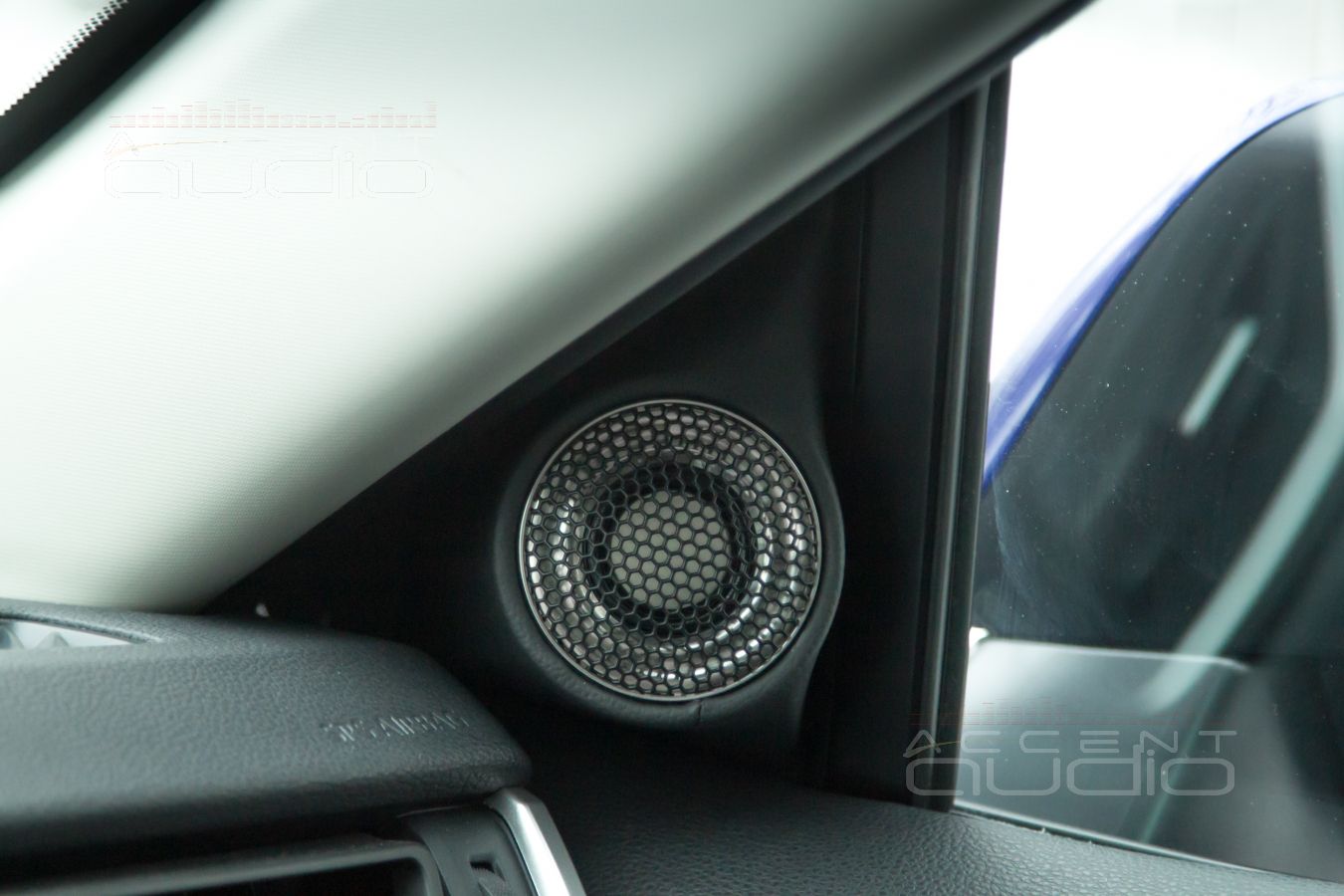 Подиумы под твитеры Brax в Rav4 – необходимое дополнение интерьера