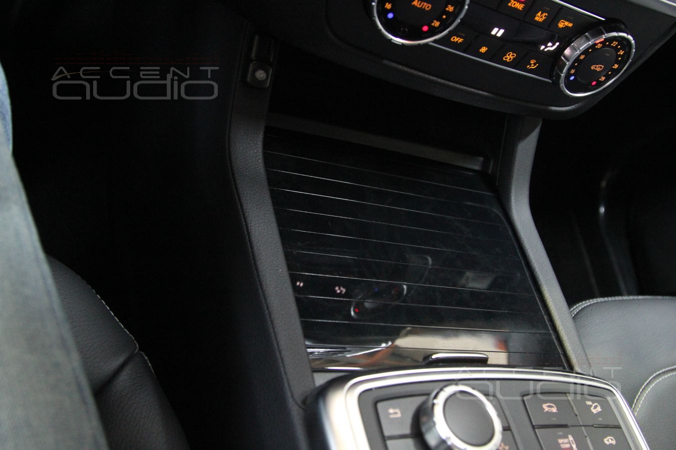 Управляющая панель Audison Bit Ten D в Mercedes-Benz GL