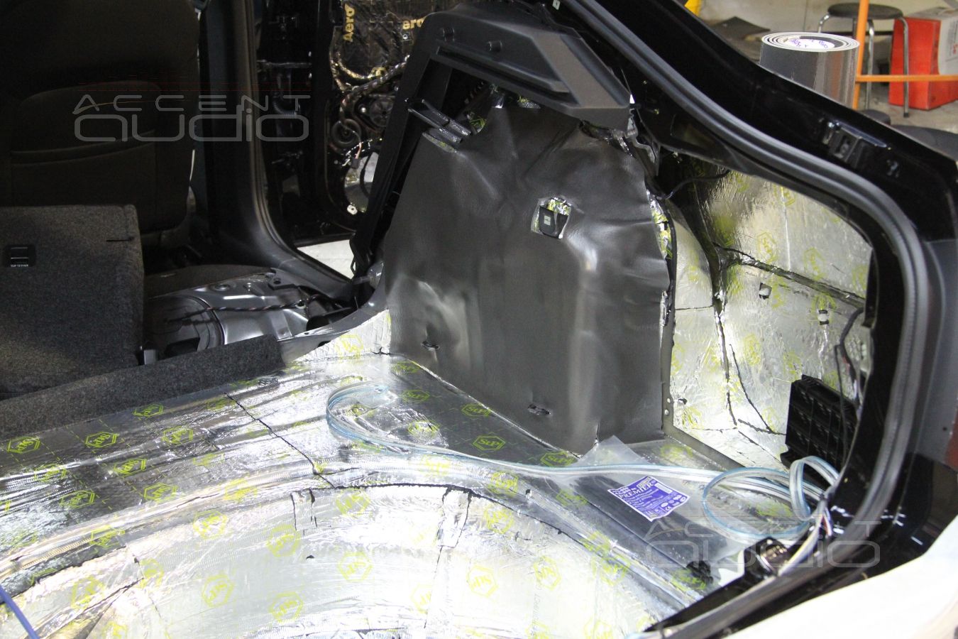 Установка усилителей и процессора в Skoda Octavia 3