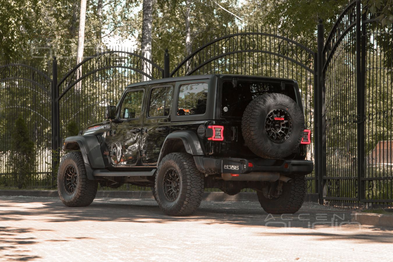 Особенности звука Alpine в Jeep Wrangler Rubicon 2024